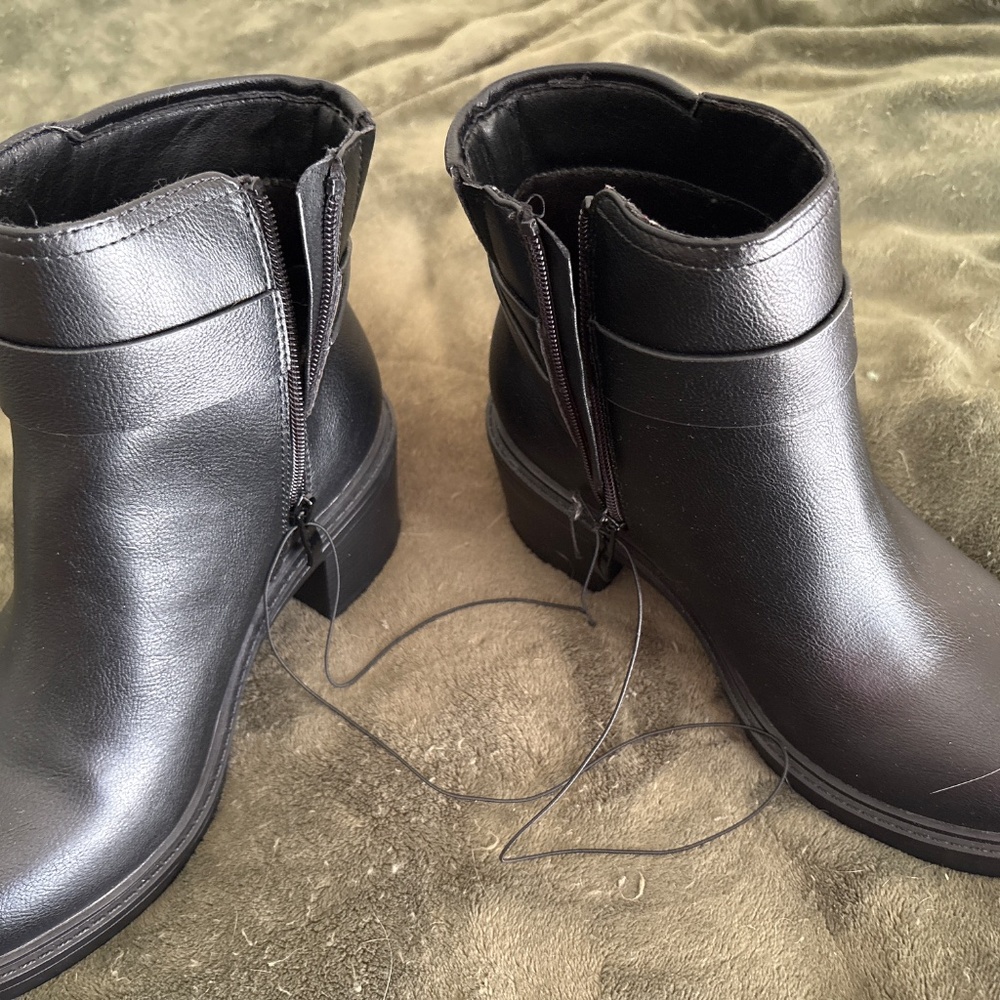 Torrid ankle booties - Picture 2 of 2